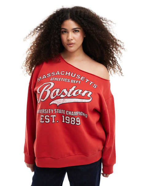 ASOS DESIGN Curve - Rød offshoulder-sweatshirt med Boston-grafik - view 1