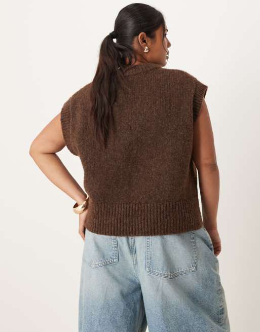 ASOS DESIGN Curve - Rechte pluizige tanktop met V-hals in chocoladebruin, 3 van 4