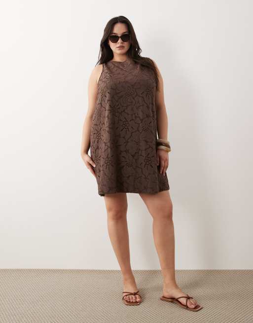 ASOS DESIGN Curve - Rechtvallende mini jurk van kant in chocoladebruin, 3 van 4