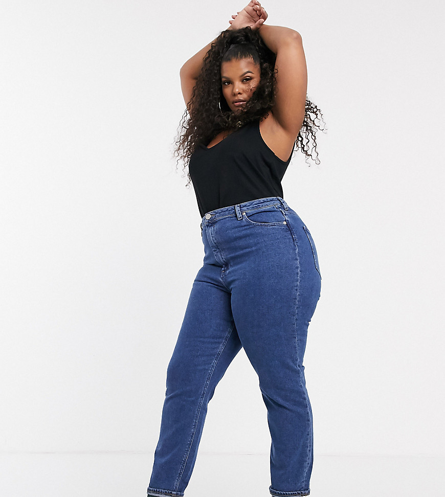 ASOS DESIGN Curve – Recycled – Farleigh – Mellanblå slim mom jeans med hög midja