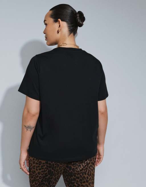 ASOS DESIGN Curve regular fit crew neck t-shirt in black, 4 of 4