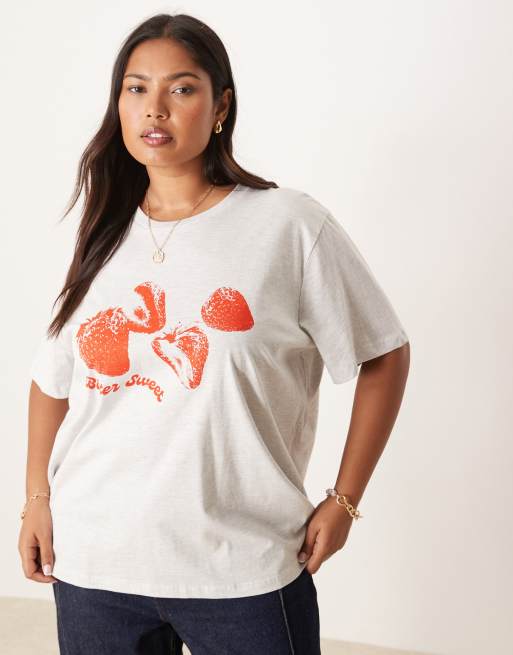 ASOS DESIGN Curve - Regular-fit T-shirt met aardbeienprint in gemêleerd ijs, 4 van 4