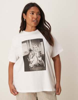 ASOS DESIGN Curve regular fit t-shirt with marilyn monroe license in white