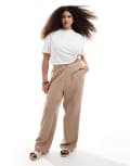 [ASOS DESIGN] ASOS DESIGN Curve relaxed straight leg pants with linen in mocha-Brown 24 Mocha