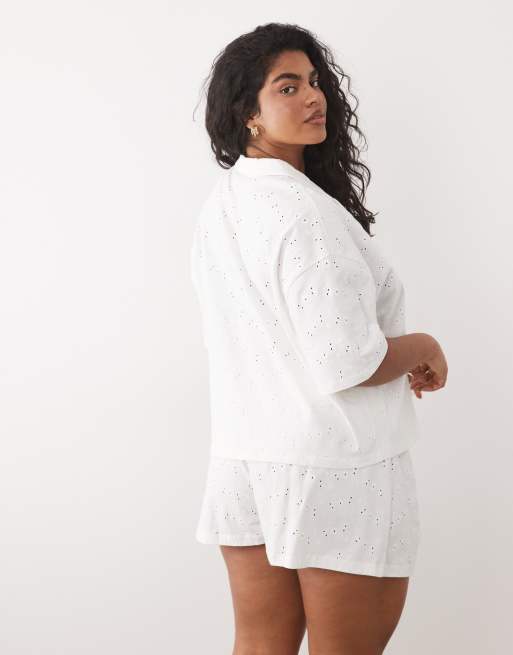 ASOS DESIGN Curve – Resort-Hemd in Weiß aus Jersey mit Lochstickerei, 4 von 4