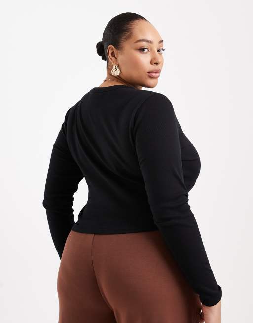 ASOS DESIGN Curve rib crew neck long sleeve top in black, 4 of 4