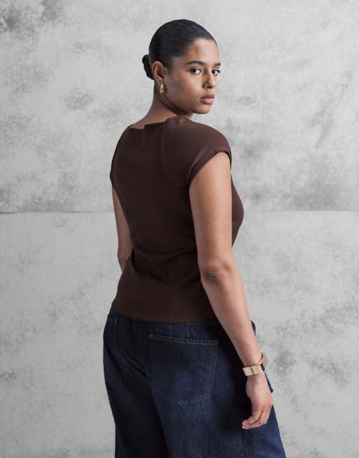 ASOS DESIGN Curve ribbed cap sleeve ruched detail T-shirt in chocolate, 4 of 4