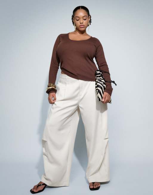 ASOS DESIGN Curve ribbed deep scoop neck long sleeve T-shirt in chocolate, 2 of 8