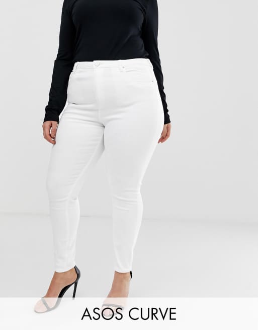 ASOS DESIGN Curve – Ridley – Enge Mom-Jeans mit hoher Taille in Optischweiß