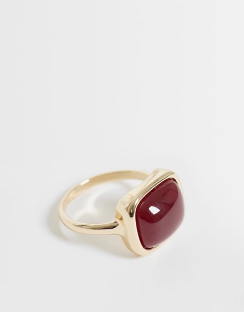 ASOS DESIGN Curve ring med firkantet burgundy resinsten i guldfarvet finish - view 1