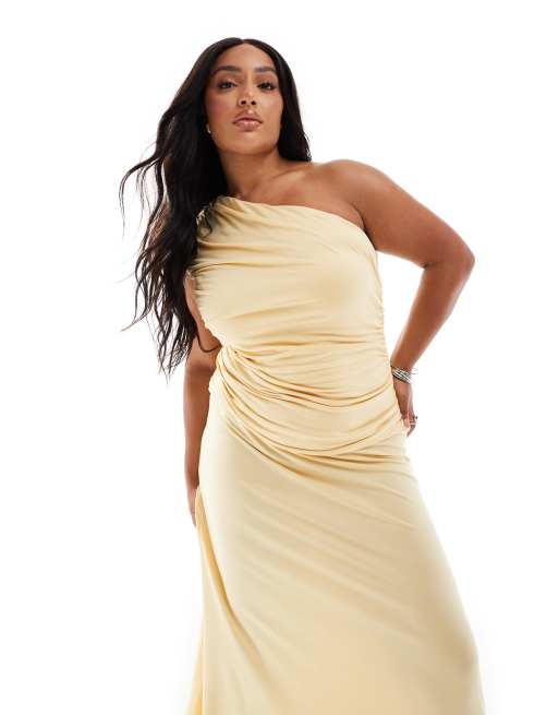 ASOS DESIGN Curve - Robe asymétrique mi-longue en tissu froncé - Babeurre