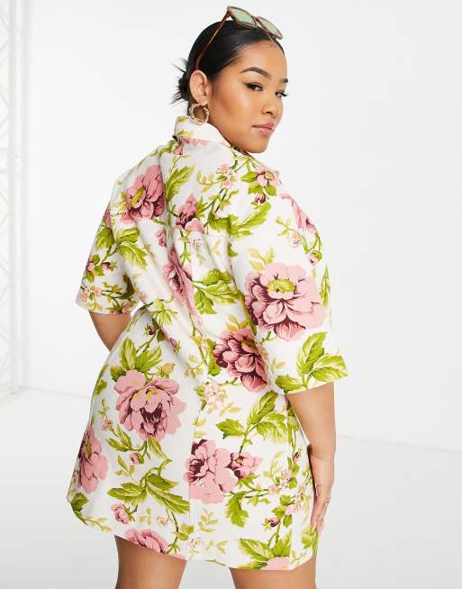 ASOS DESIGN Curve Robe chemise courte en serg imprim floral sur une base blanche