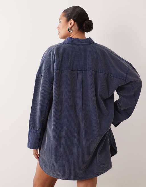 ASOS DESIGN Curve robe chemise courte oversize en velours côtelé bleu denim délavé, 3 de 4