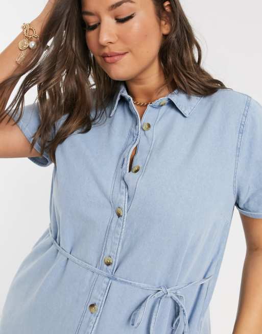 ASOS DESIGN Curve - Robe chemise smockée en denim doux à délavage moyen - Bleu, 3 de 4