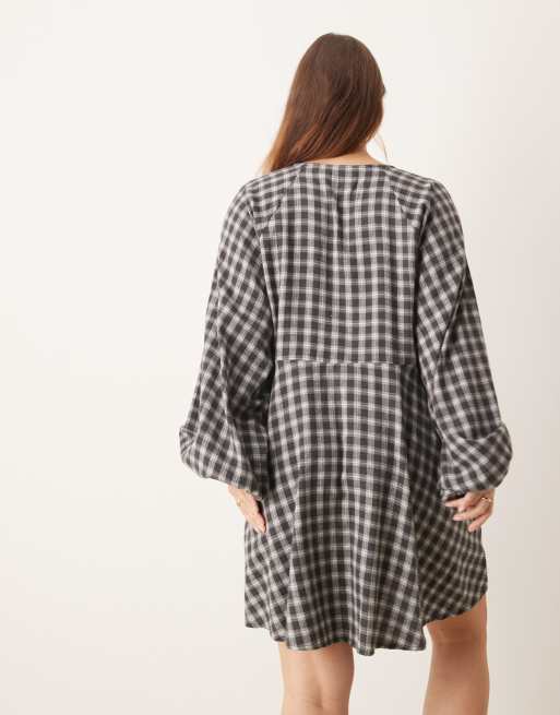 ASOS DESIGN Curve - Robe courte à col V nouée sur le buste avec manches volumineuses - Carreaux gris, 4 de 4