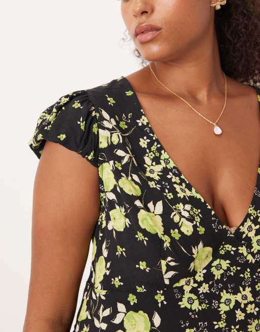 ASOS DESIGN Curve - Robe courte à petites fleurs avec col V et manches bouffantes, 3 de 4