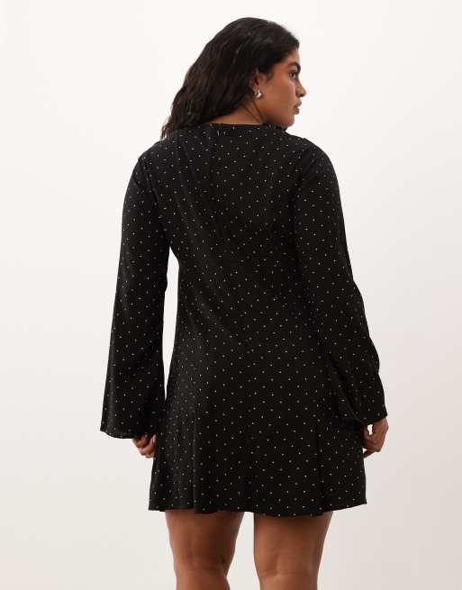 ASOS DESIGN Curve - Robe courte à pois avec manches longues - Noir et blanc, 4 de 4