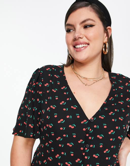 ASOS DESIGN Curve - Robe courte boutonnée avec liens noués au dos et manches ange à imprimé cerises, 3 de 4