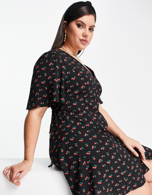 ASOS DESIGN Curve - Robe courte boutonnée avec liens noués au dos et manches ange à imprimé cerises, 4 de 4