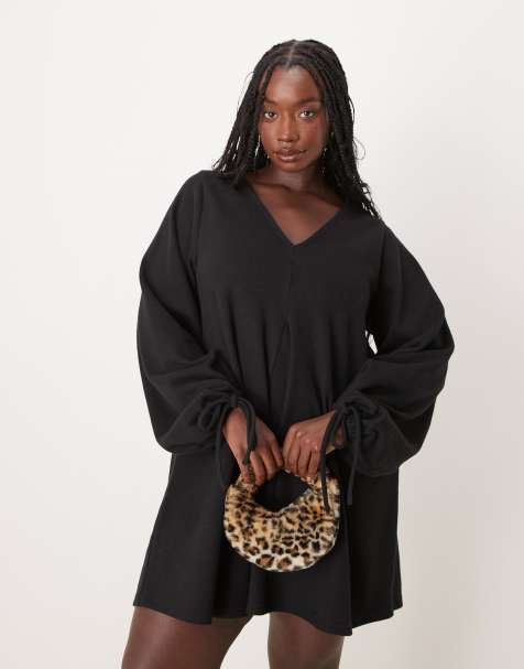 ASOS DESIGN Curve - Robe courte ultra douce à col V avec ourlet évasé et manches nouées - Noir - view 1