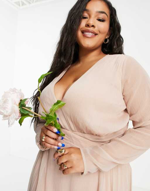 ASOS DESIGN Curve Robe de demoiselle d honneur longue froncee a la taille avec manches longues et jupe plissee Blush