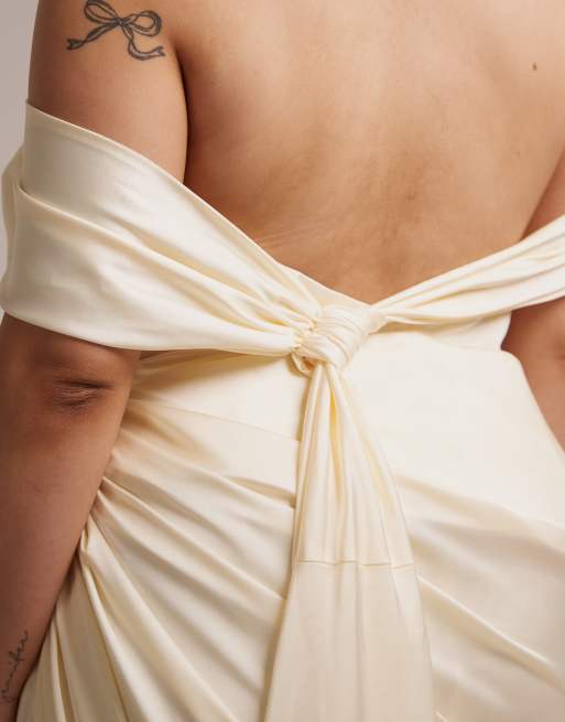 ASOS DESIGN Curve - Robe de mariée longue drapée avec encolure bardot et liens au dos - Ivoire, 3 de 5