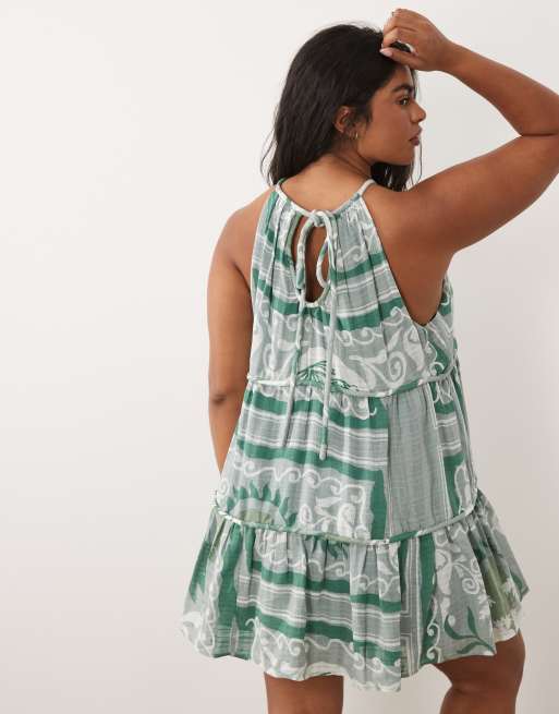 ASOS DESIGN Curve - Robe d'été courte dos nu à volants avec larges bordures - Imprimé mixte bleu, 4 de 4