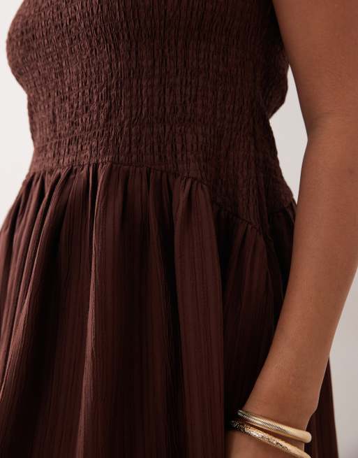 ASOS DESIGN Curve - Robe d'été longue froissée à encolure dégagée et taille froncée - Chocolat , 4 de 4