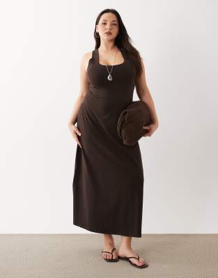 ASOS DESIGN Curve - Robe longue à encolure dégagée - Chocolat-Marron 52