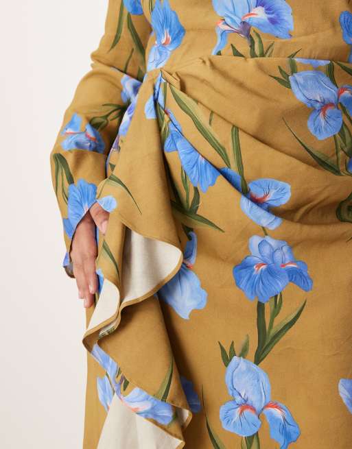 ASOS DESIGN Curve - Robe longue à manches longues avec jupe volantée - Vert à imprimé fleurs oversize, 3 de 4