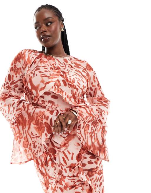 ASOS DESIGN Curve Robe longue a manches longues et volants en melange de satin et mousseline Rouge a imprime animal