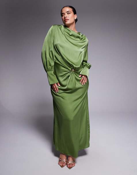 ASOS DESIGN Curve - Robe longue effet torsadé sur l'avant en satin coupé en biais avec détail métallique doré - Vert olive - view 1