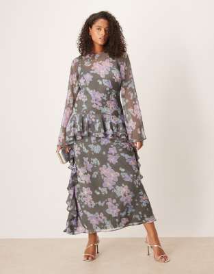 ASOS DESIGN Curve - Robe longue en mousseline avec manches longues et ourlet à volants - Bleu fleuri-Multicolore 54