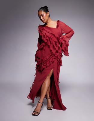 ASOS DESIGN Curve - Robe longue en mousseline avec manches longues et volants étagés fluides et asymétriques - Bordeaux-Rouge