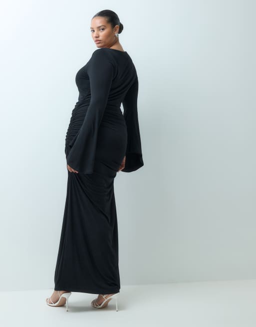 ASOS DESIGN Curve robe longue froncée à manches cascade noire, 4 de 4