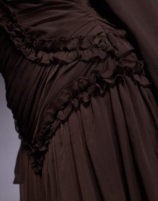 ASOS DESIGN Curve - Robe longue froncée en mousseline froissée à petits volants - Chocolat, 2 de 4