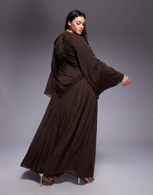 ASOS DESIGN Curve - Robe longue froncée en mousseline froissée à petits volants - Chocolat, 4 de 4