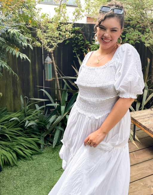 ASOS DESIGN Curve - Robe patineuse mi-longue à smocks et encolure carrée avec bord brut - Blanc, 2 de 4