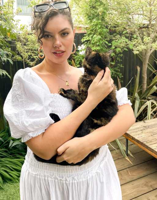 ASOS DESIGN Curve - Robe patineuse mi-longue à smocks et encolure carrée avec bord brut - Blanc, 4 de 4