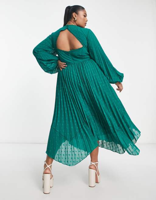 ASOS DESIGN Curve - Robe plissée mi-longue en plumetis avec col V et bordures travaillées - Vert forêt, 2 de 4