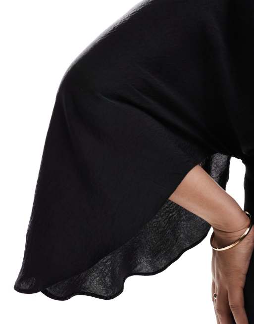 ASOS DESIGN Curve - Robe satinée mi-longue à ourlet asymétrique et manches évasées - Noir, 4 de 4