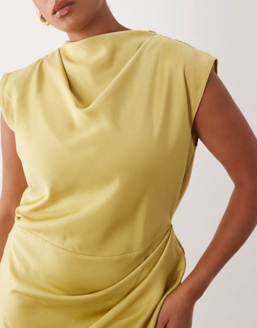 ASOS DESIGN Curve - Robe satinée mi-longue avec buste plissé et col montant - Vert clair, 3 de 4