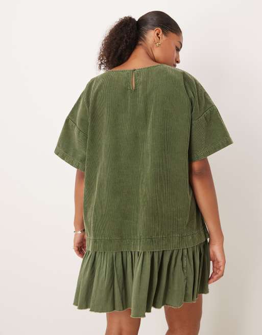 ASOS DESIGN Curve - Robe t-shirt courte hybride en velours côtelé - Olive délavé, 4 de 4