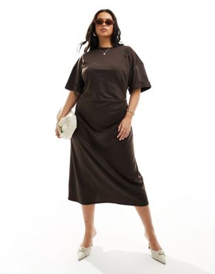 ASOS DESIGN Curve premium t-shirt midi dress with roll sleeve and tuck side detail in chocolate - ASOS Price Checker