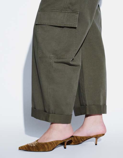 ASOS DESIGN Curve rolled hem cargo trouser with pocket detail in washed khaki, 2 of 5