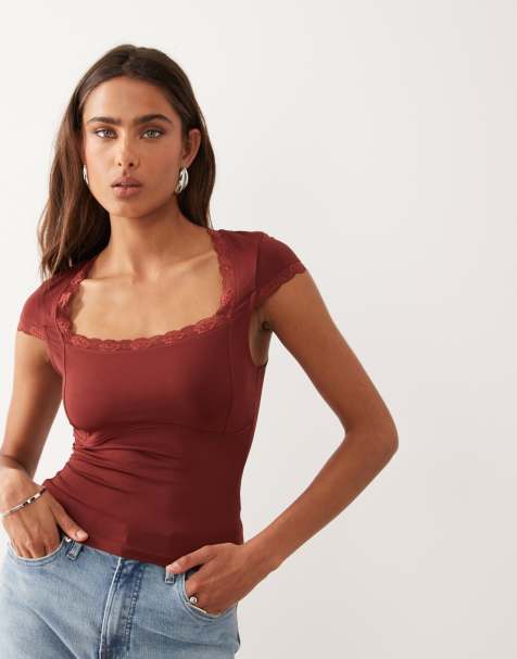 ASOS DESIGN Curve – Roströd, åtsmitande topp med holkärmar och spetskant - view 1