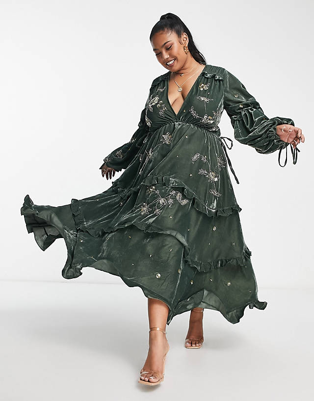 ASOS Curve - ASOS DESIGN Curve ruched tiered midi dress in velvet with floral embellishment detail in green