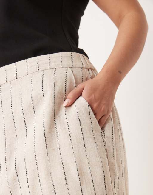 ASOS DESIGN Curve - Ruimvallende dad short van linnenmix in naturel strepen, 3 van 5