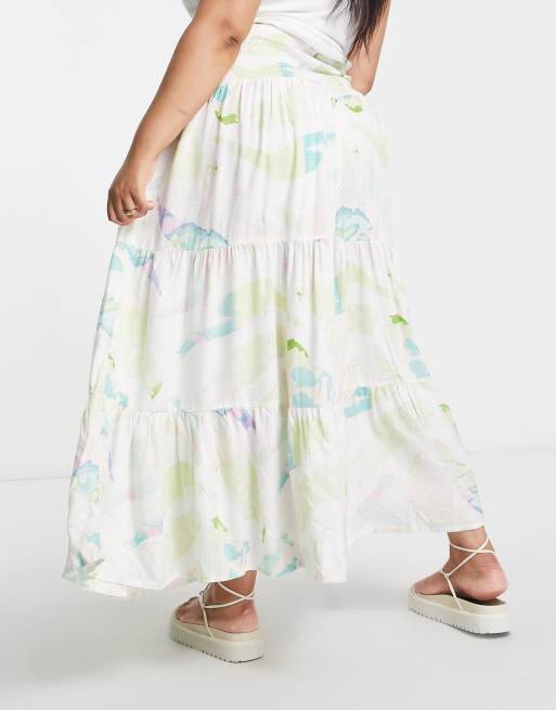 ASOS DESIGN Curve – Rynkad maxikjol med virvelmönster, endast hos ASOS, 2 av 4