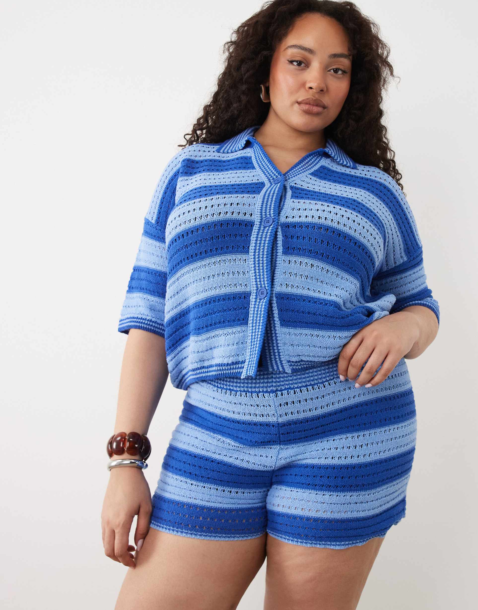 asos design curve sally beach knit shorts in blue striped print - part of a set
